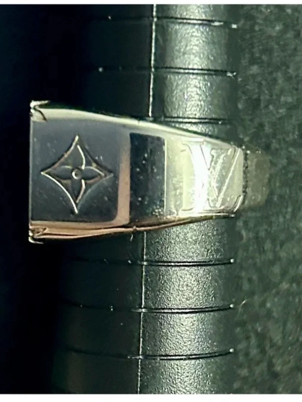 Louis Vuitton Polished Silver Monogram Signet Ring - Picture 4 of 11